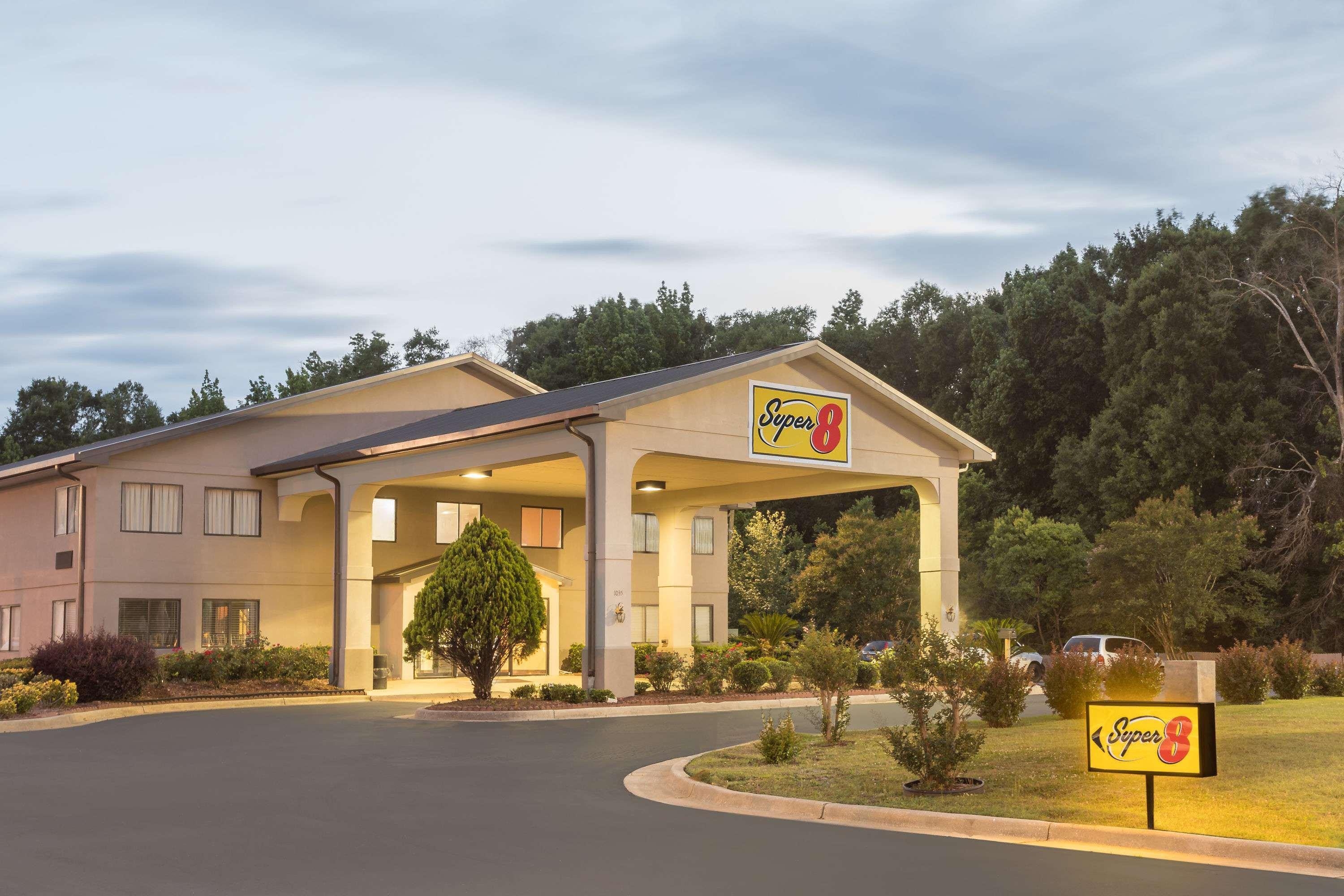 Super 8 By Wyndham Montgomery I-65 Buitenkant foto