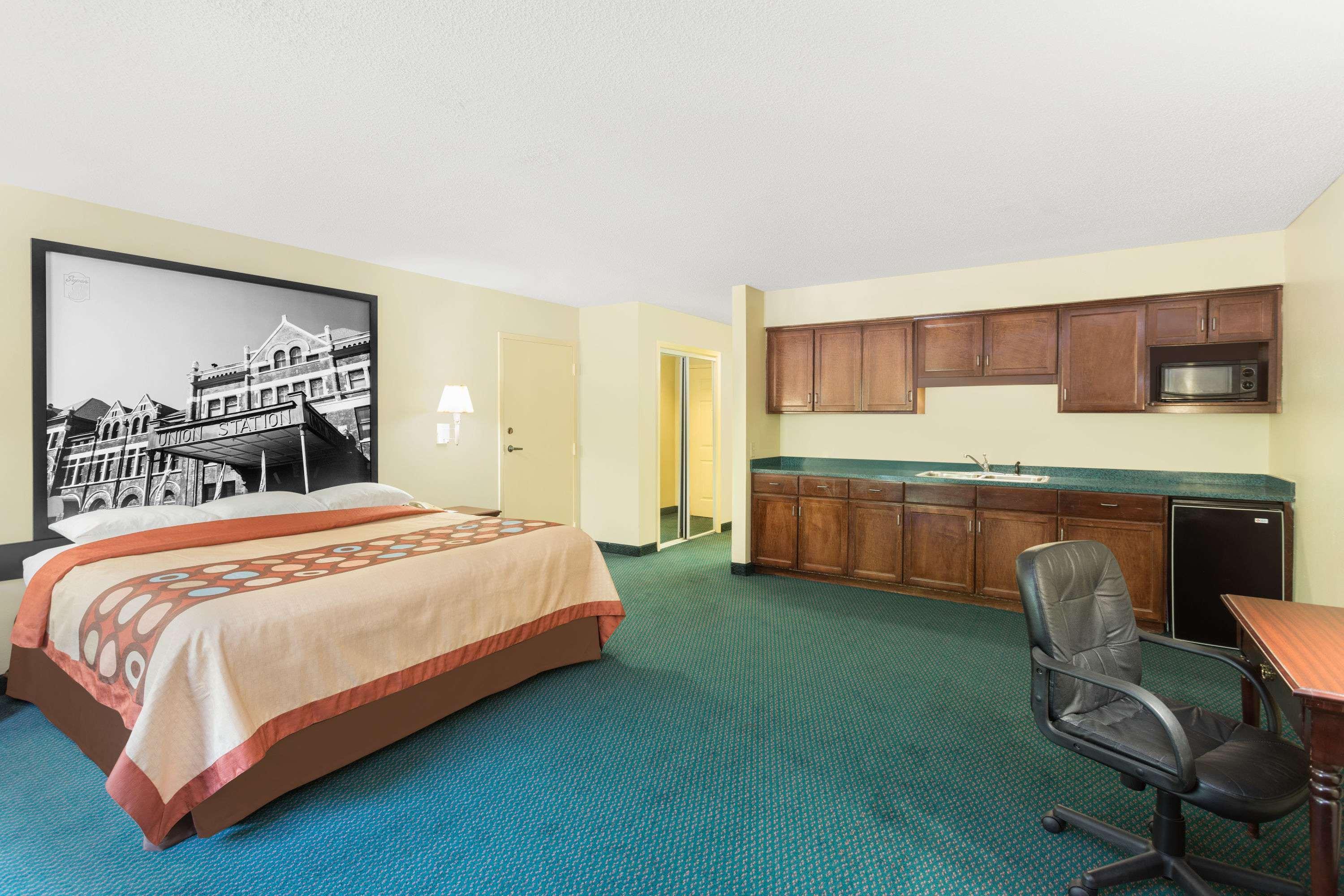 Super 8 By Wyndham Montgomery I-65 Buitenkant foto